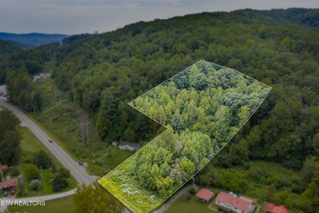 Photo of 4716 Knoxville Highway Hwy, Oliver Springs, TN 37840 (MLS # 1316087)