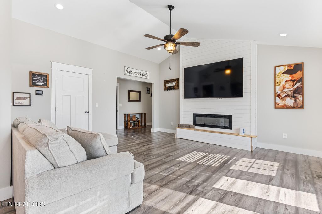 Photo of 241 Wind Chase Drive, Madisonville, TN 37354 (MLS # 1337846)