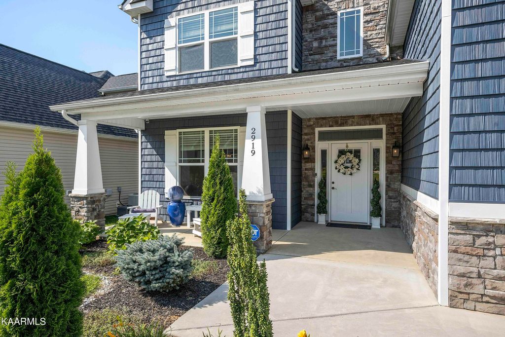 Photo of 2919 Cardiff Castle Lane, Knoxville, TN 37931 (MLS # 1237369)