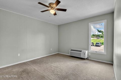 Tiny photo for 106 King Ave Ave, Morristown, TN 37814 (MLS # 1317688)