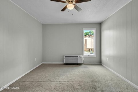 Tiny photo for 106 King Ave Ave, Morristown, TN 37814 (MLS # 1317688)