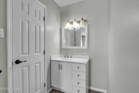 Tiny photo for 106 King Ave Ave, Morristown, TN 37814 (MLS # 1317688)