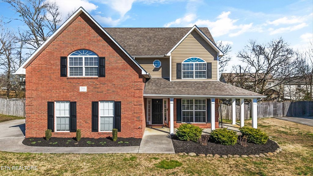 Photo of 7302 Broken Creek Lane, Knoxville, TN 37920 (MLS # 1331166)
