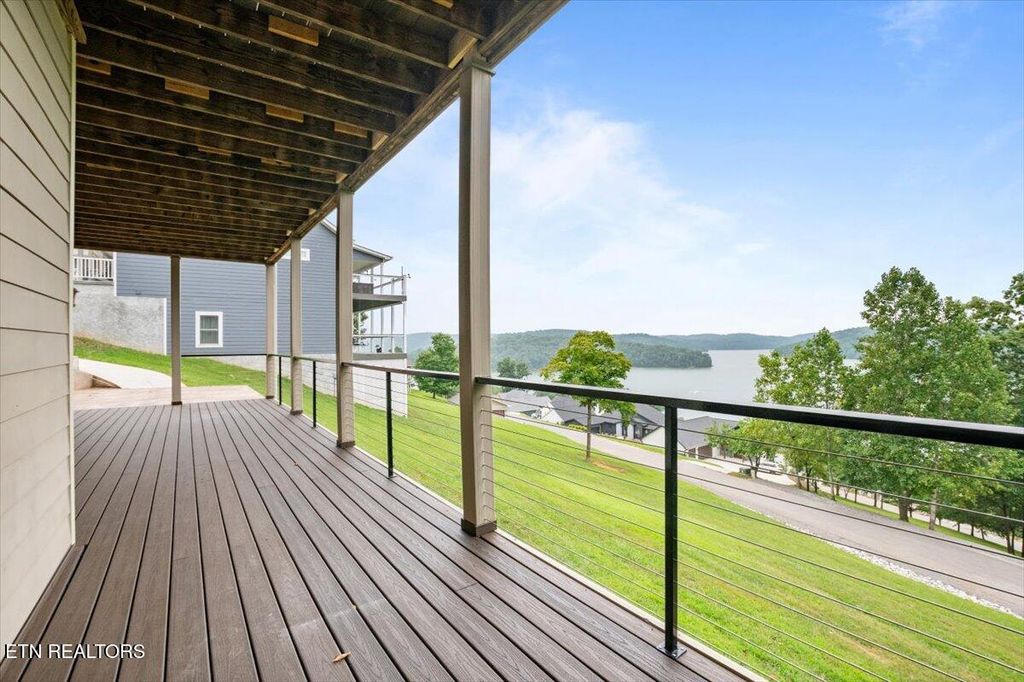 Photo of 124 Smokeys Point, LaFollette, TN 37766 (MLS # 1310937)