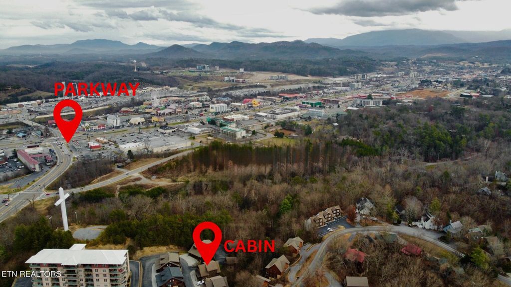 Photo of 326 Big Bear Way, Pigeon Forge, TN 37863 (MLS # 1324383)