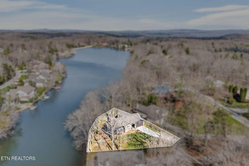 Photo of 12 Edinburgh Terrace, Fairfield Glade, TN 38558 (MLS # 1335270)