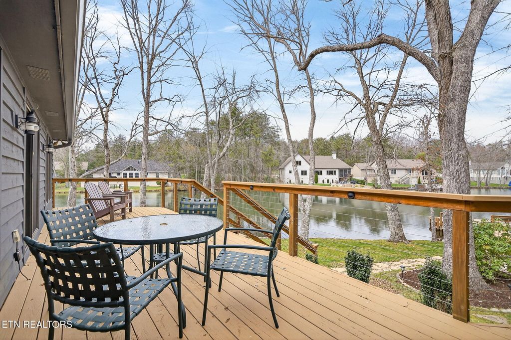 Photo of 12 Edinburgh Terrace, Fairfield Glade, TN 38558 (MLS # 1335270)