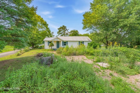 Photo of 231 Wright Rd, Oliver Springs, TN 37840 (MLS # 1349170)