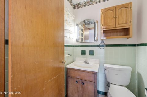 Tiny photo for 415 Woodland Drive, Clinton, TN 37716 (MLS # 1347741)