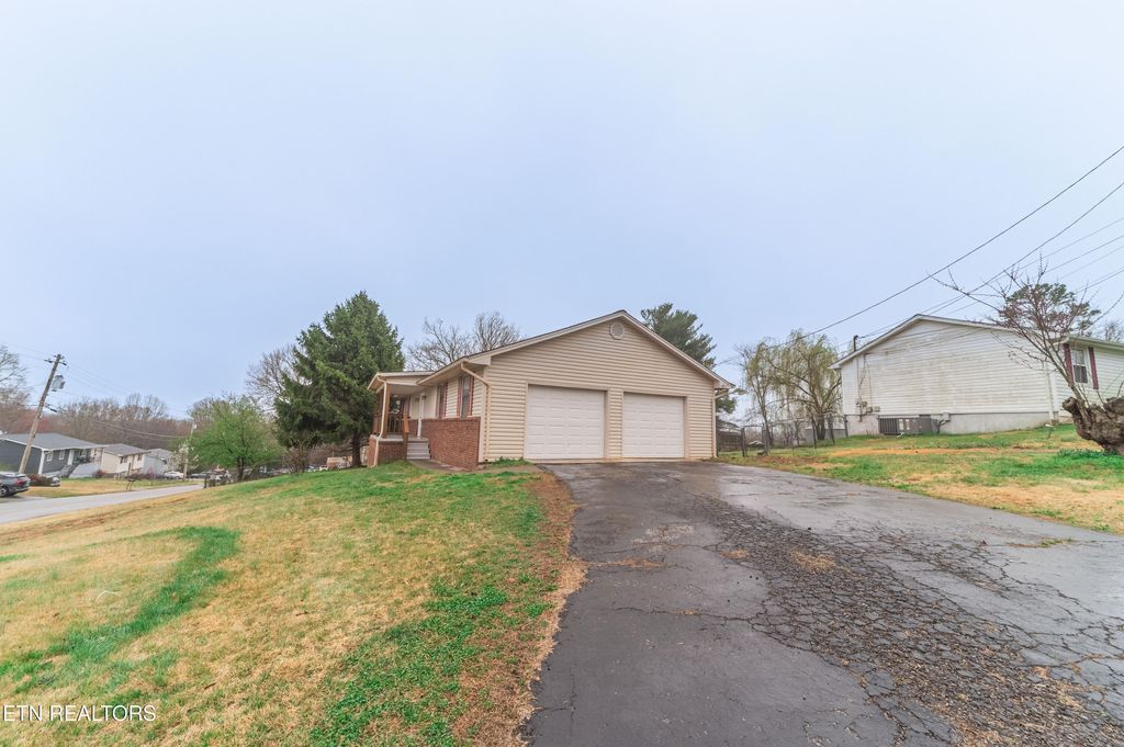 Photo of 3424 Inverness Rd Rd, Knoxville, TN 37931 (MLS # 1331869)