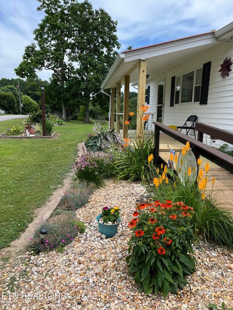 Tiny photo for 841 Yellow Cliff Rd, Jamestown, TN 38556 (MLS # 1359693)