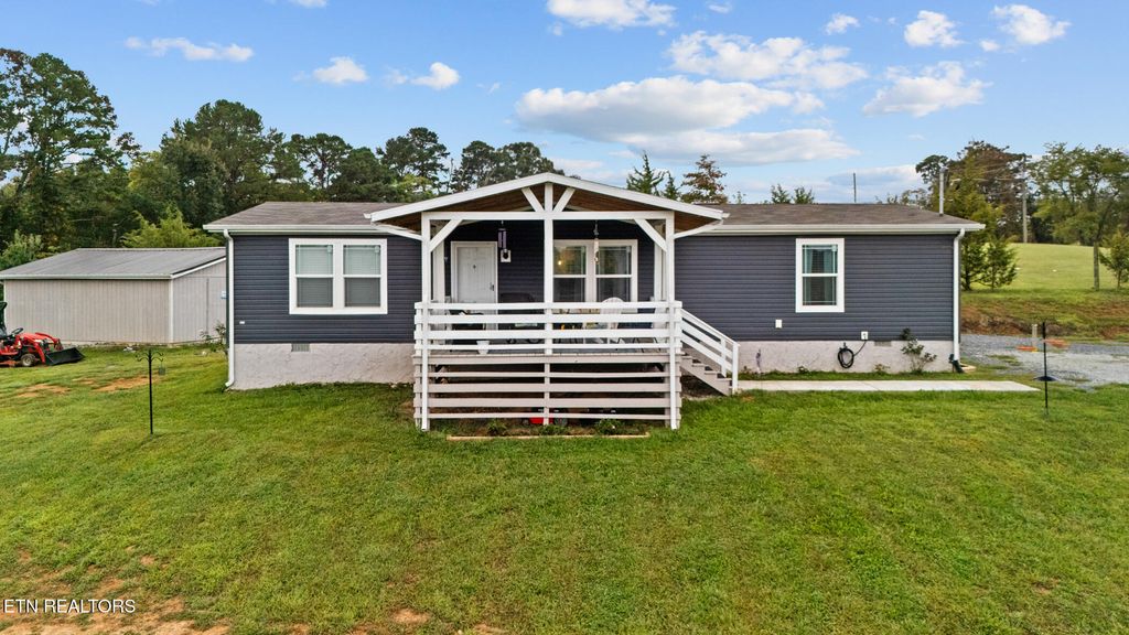 Photo of 1185 Chestnut Grove Rd, Dandridge, TN 37725 (MLS # 1316918)