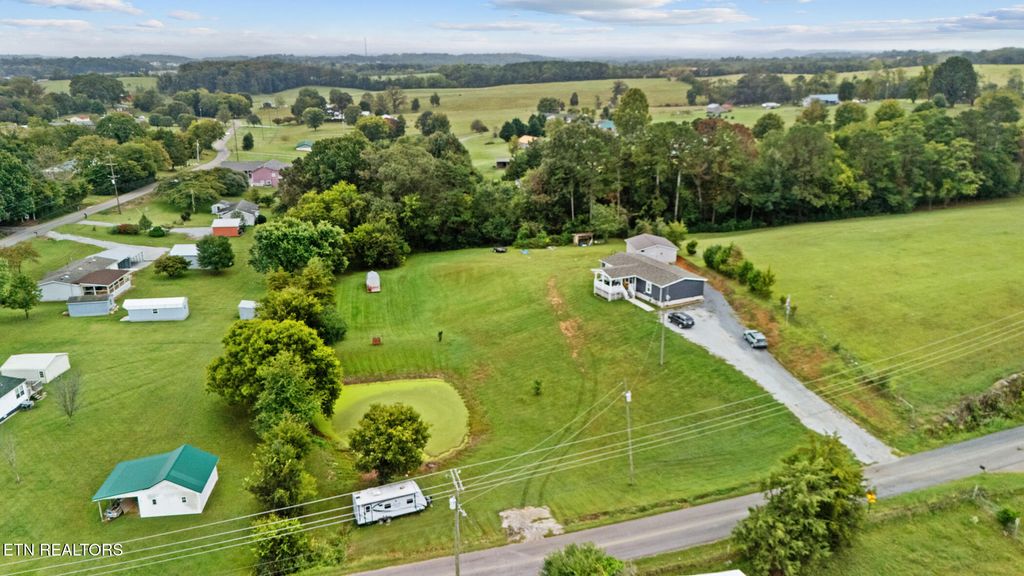 Photo of 1185 Chestnut Grove Rd, Dandridge, TN 37725 (MLS # 1316918)