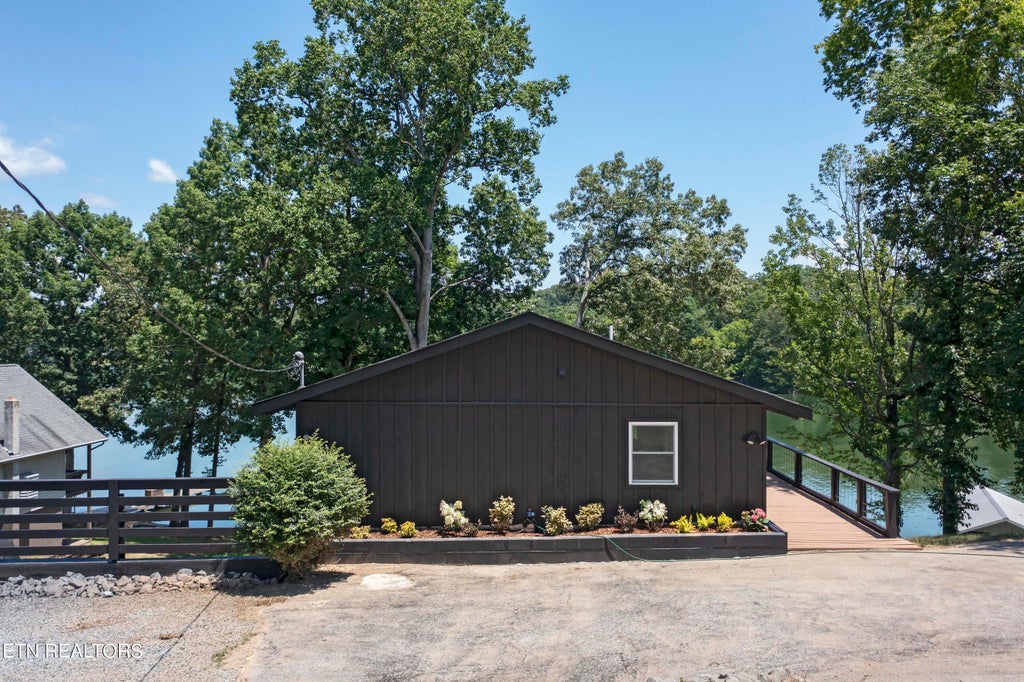 Photo of 1021 Scenic Lakeview Drive, Spring City, TN 37381 (MLS # 1267448)