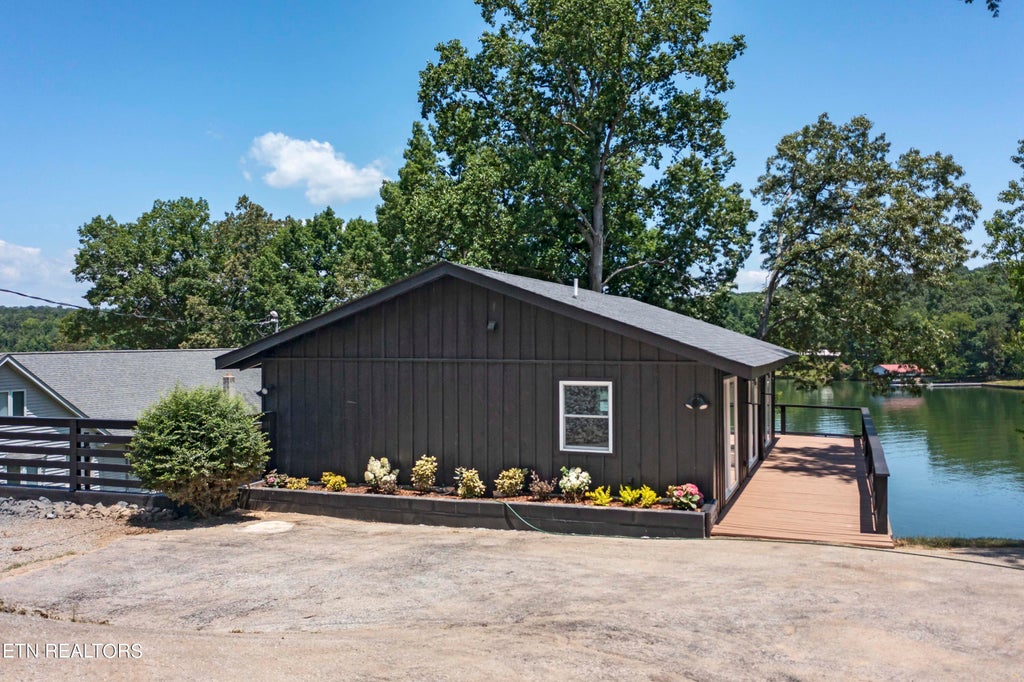 Photo of 1021 Scenic Lakeview Drive, Spring City, TN 37381 (MLS # 1267448)