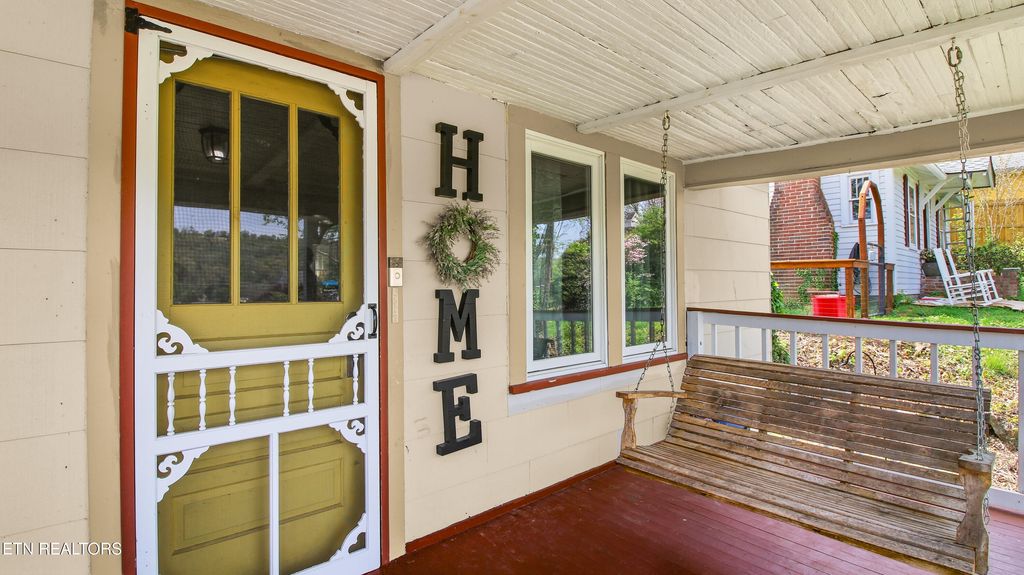 Photo of 810 Trenton St, Harriman, TN 37748 (MLS # 1336469)