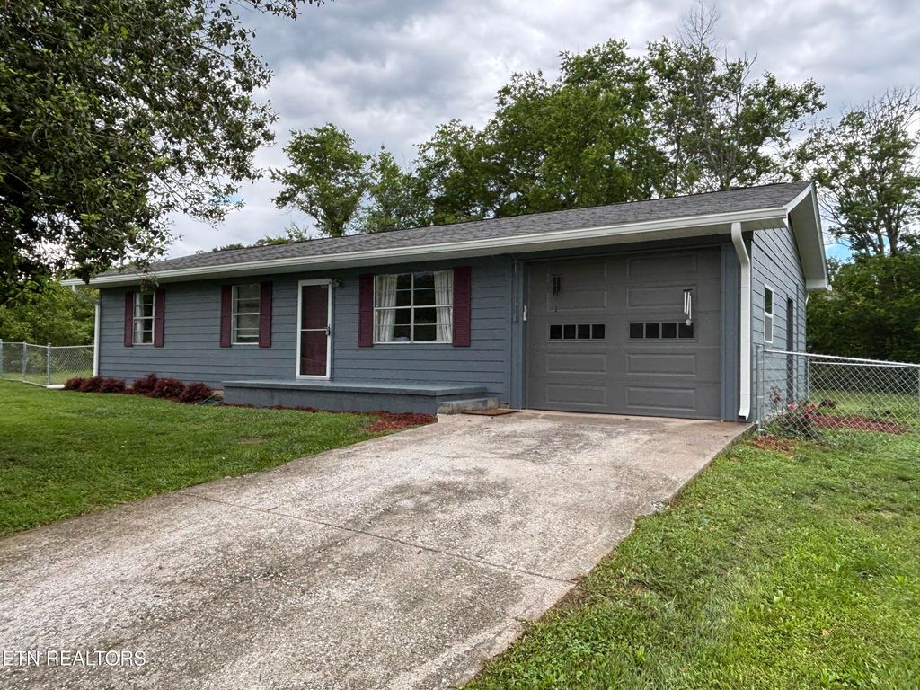 Photo of 640 Baker St, Seymour, TN 37865 (MLS # 1300704)