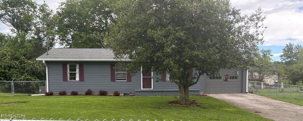 Photo of 640 Baker St, Seymour, TN 37865 (MLS # 1300704)