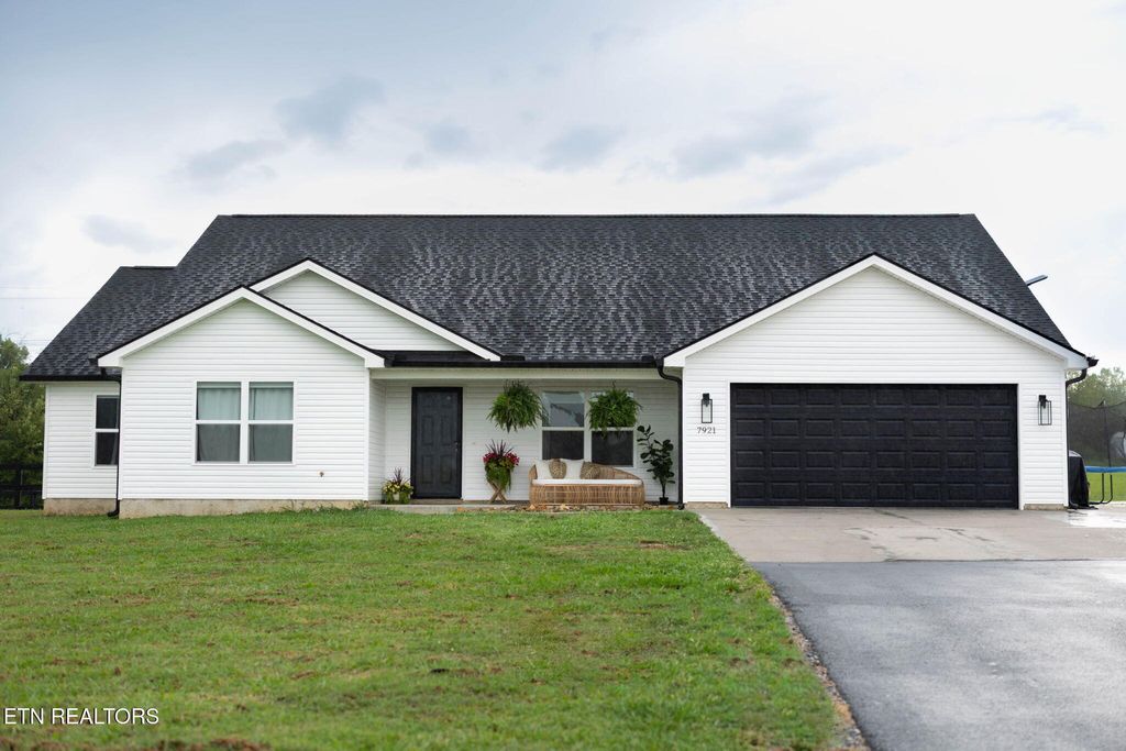 Photo of 7921 Bud Hawkins Rd, Corryton, TN 37721 (MLS # 1316319)