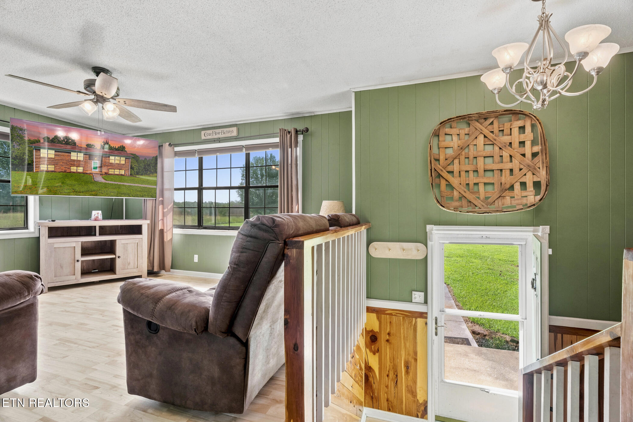 840 Ridge Rd