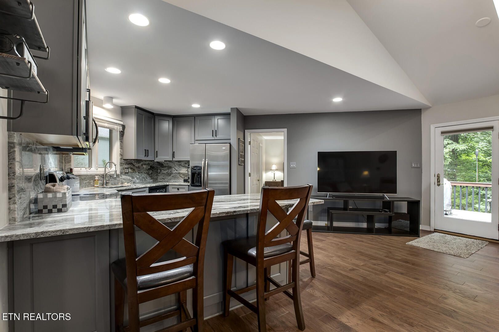 Loudon, Tennessee 37774, United States, 4 Bedrooms Bedrooms, ,3 BathroomsBathrooms,Residential,Active,191897