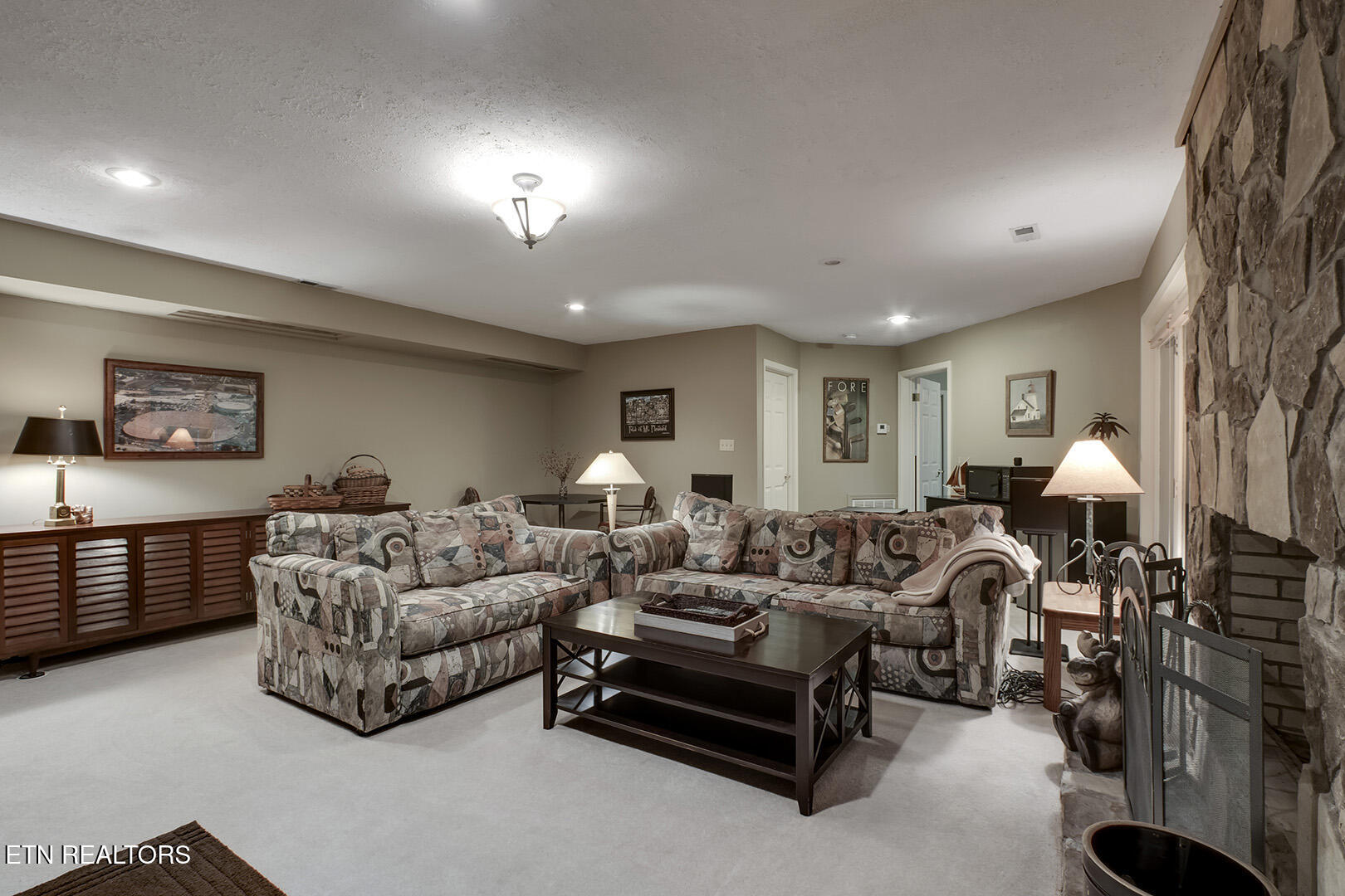 Loudon, Tennessee 37774, United States, 4 Bedrooms Bedrooms, ,3 BathroomsBathrooms,Residential,Active,191897