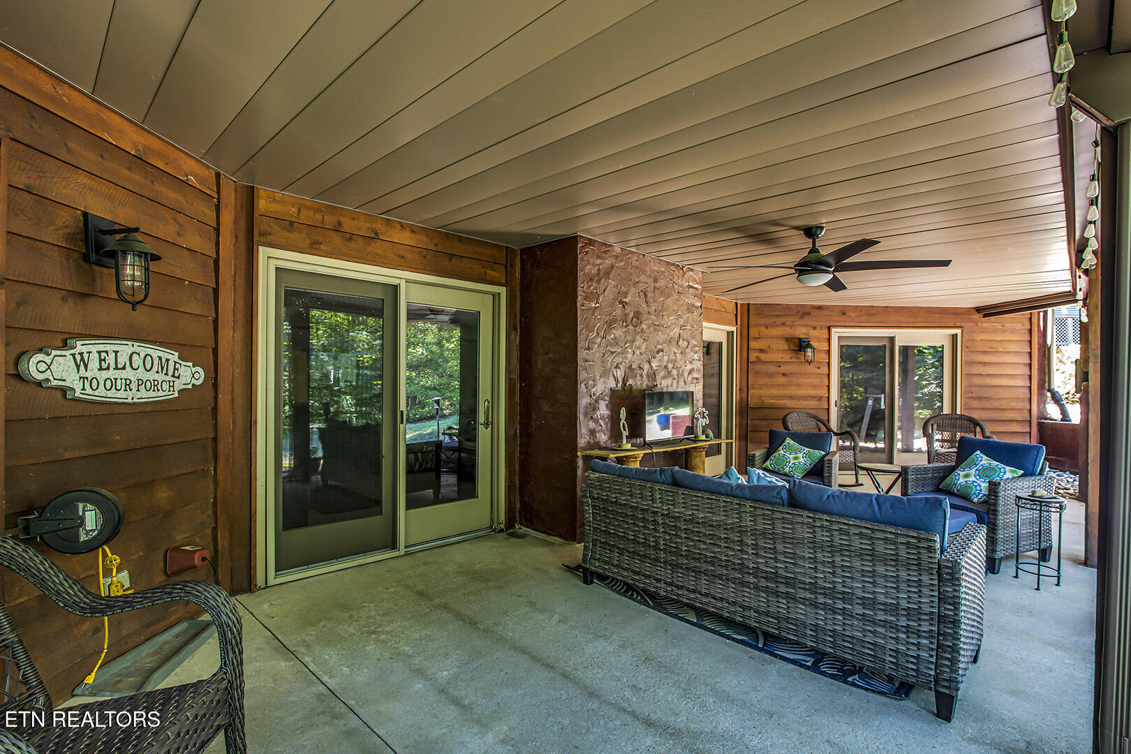 Loudon, Tennessee 37774, United States, 4 Bedrooms Bedrooms, ,3 BathroomsBathrooms,Residential,Active,191897