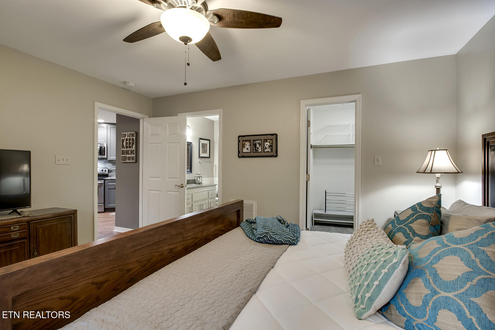 Loudon, Tennessee 37774, United States, 4 Bedrooms Bedrooms, ,3 BathroomsBathrooms,Residential,Active,191897