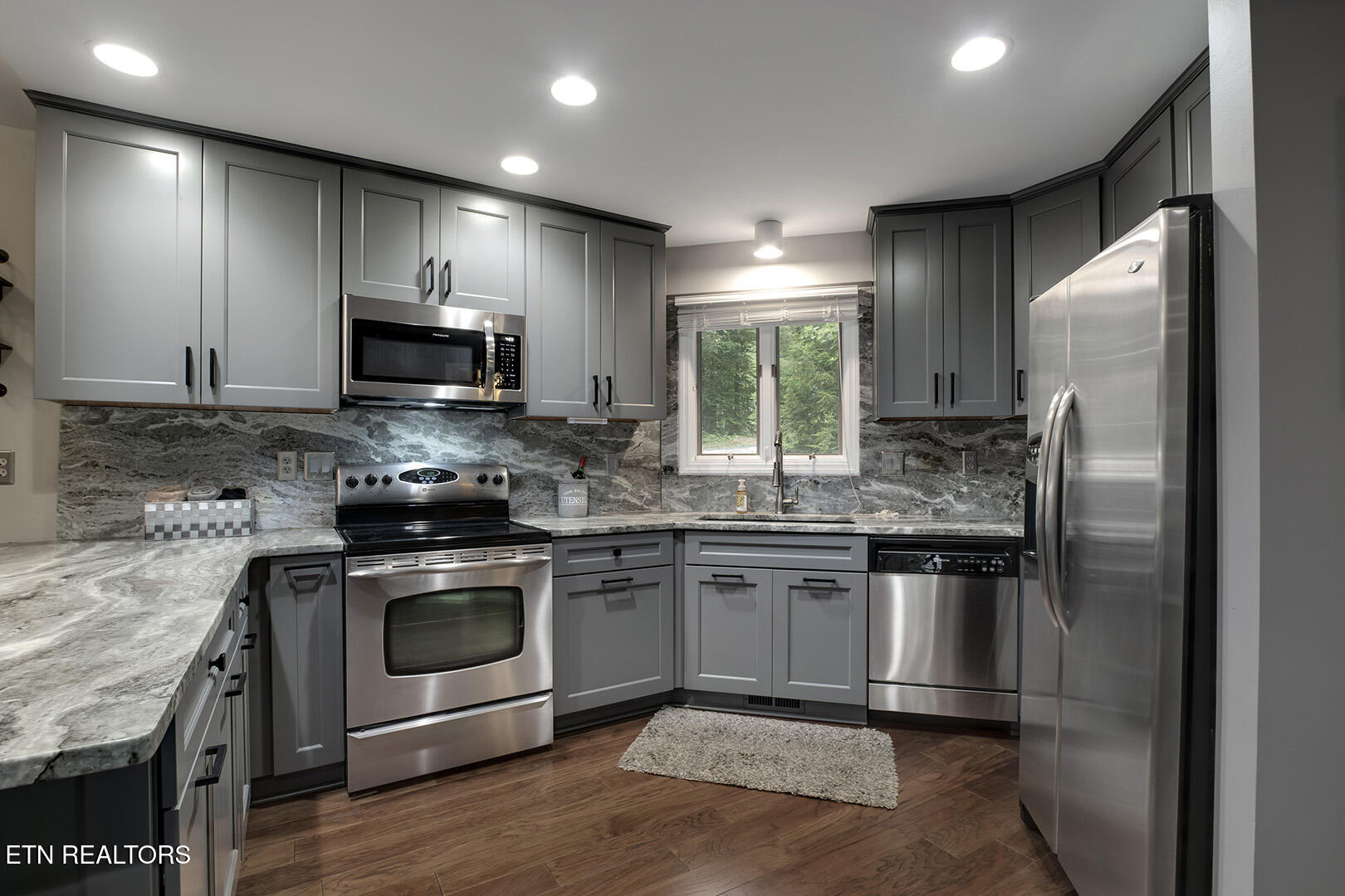 Loudon, Tennessee 37774, United States, 4 Bedrooms Bedrooms, ,3 BathroomsBathrooms,Residential,Active,191897