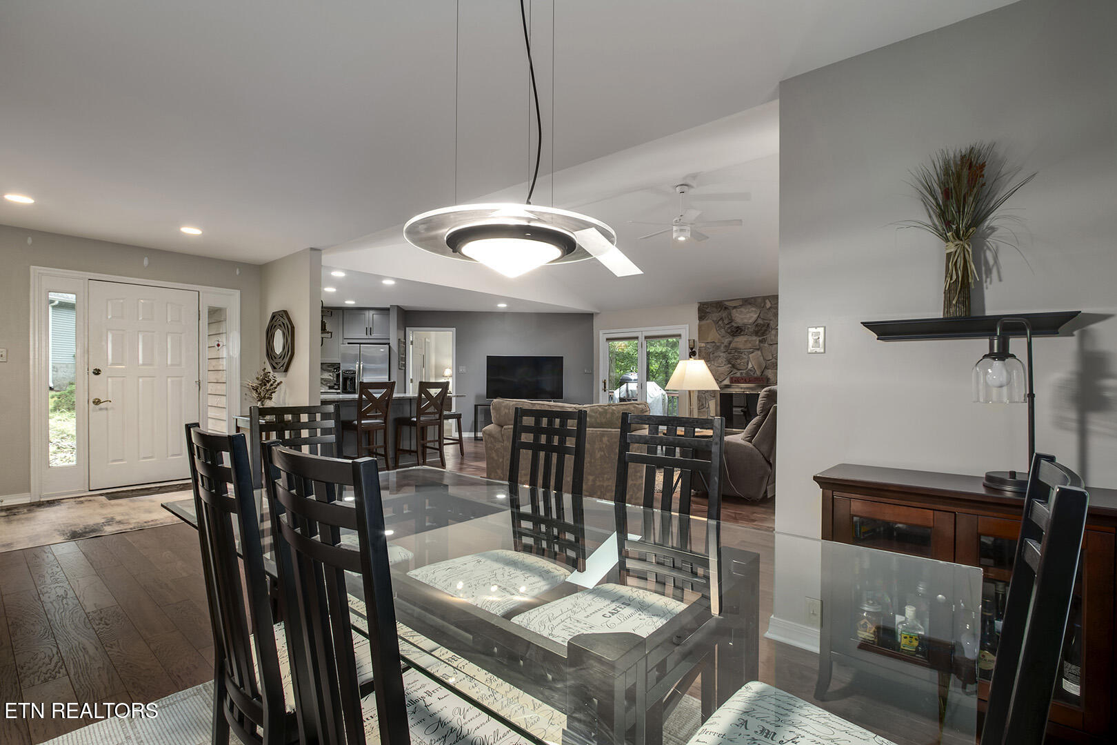 Loudon, Tennessee 37774, United States, 4 Bedrooms Bedrooms, ,3 BathroomsBathrooms,Residential,Active,191897