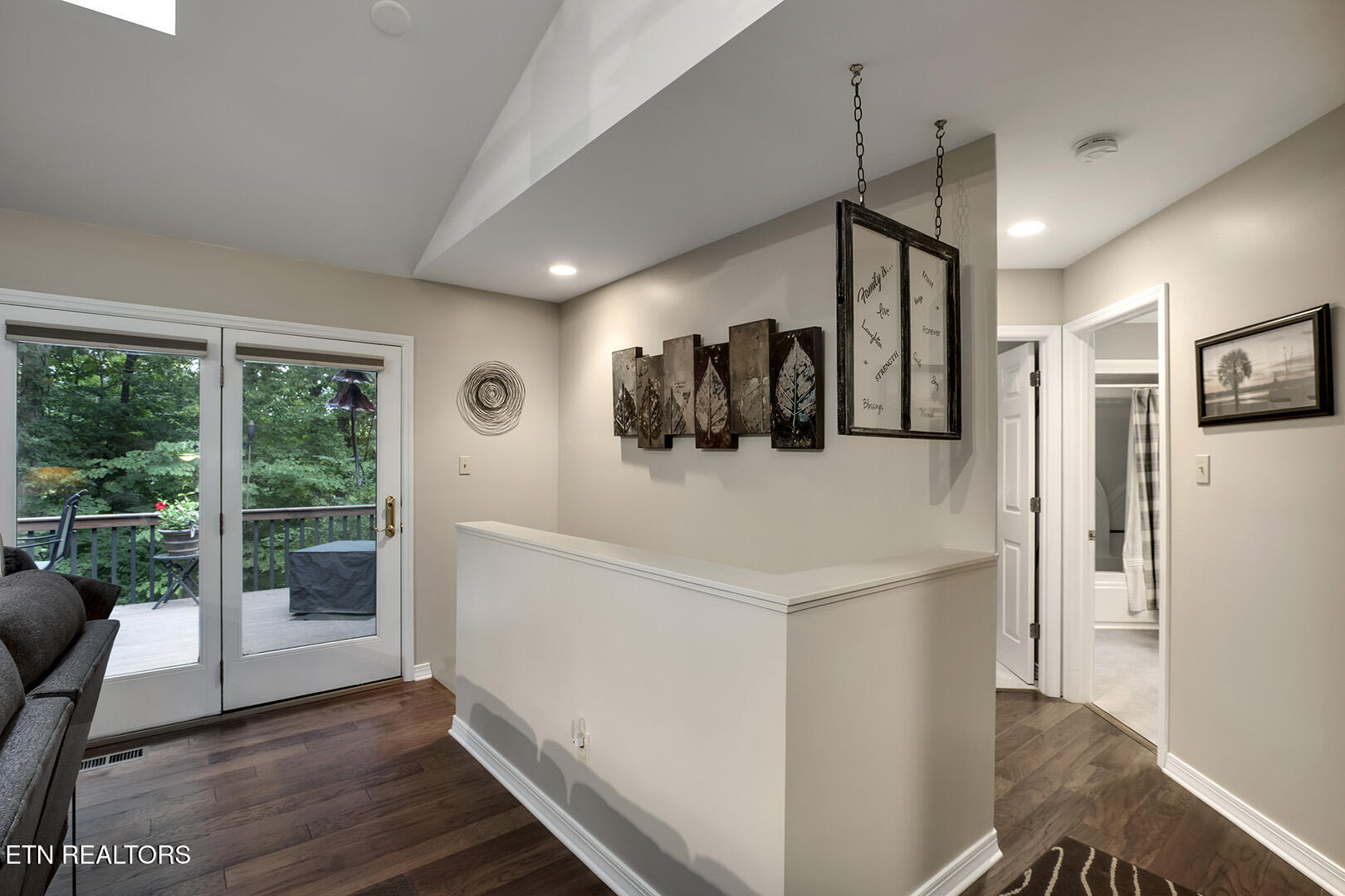 Loudon, Tennessee 37774, United States, 4 Bedrooms Bedrooms, ,3 BathroomsBathrooms,Residential,Active,191897