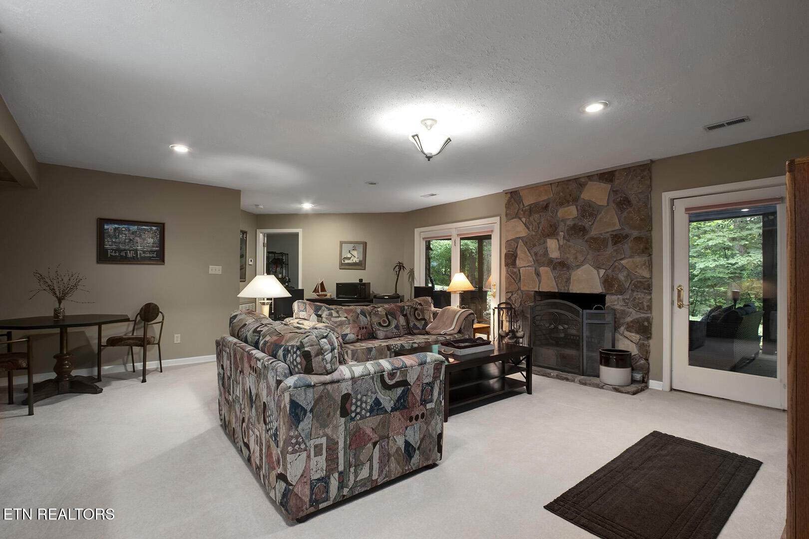 Loudon, Tennessee 37774, United States, 4 Bedrooms Bedrooms, ,3 BathroomsBathrooms,Residential,Active,191897