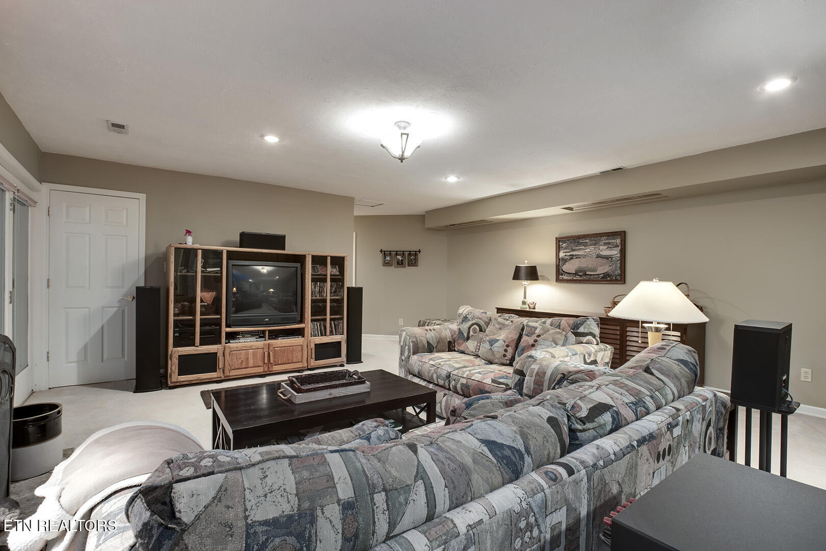 Loudon, Tennessee 37774, United States, 4 Bedrooms Bedrooms, ,3 BathroomsBathrooms,Residential,Active,191897