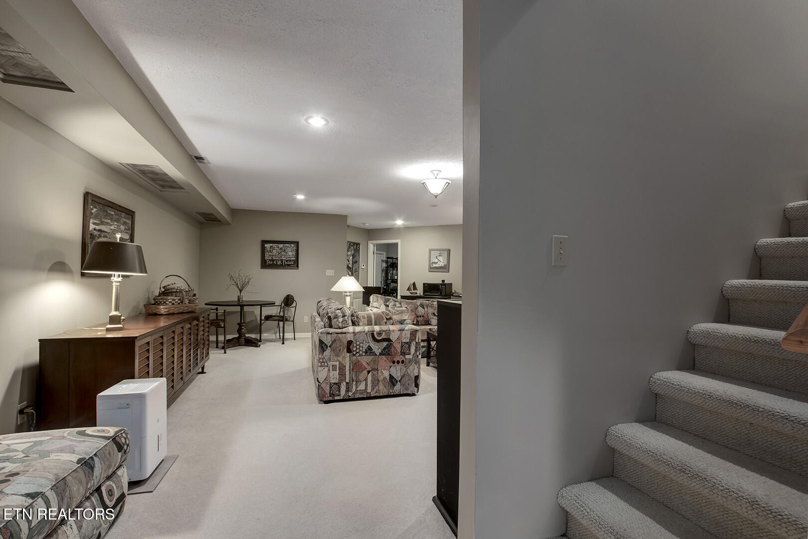 Loudon, Tennessee 37774, United States, 4 Bedrooms Bedrooms, ,3 BathroomsBathrooms,Residential,Active,191897