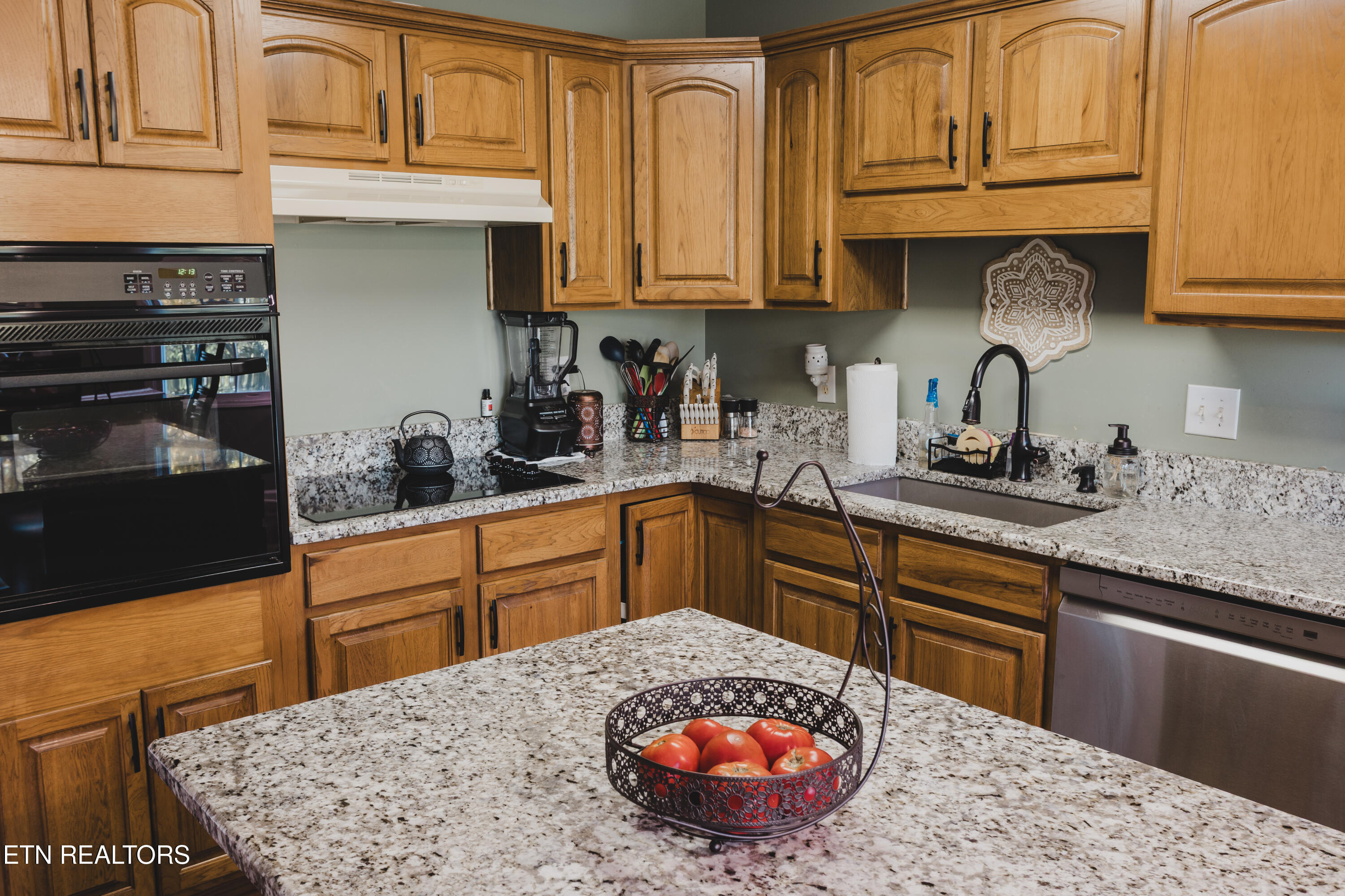 Knoxville, Tennessee 37923, United States, 3 Bedrooms Bedrooms, ,3 BathroomsBathrooms,Residential,Active,239144