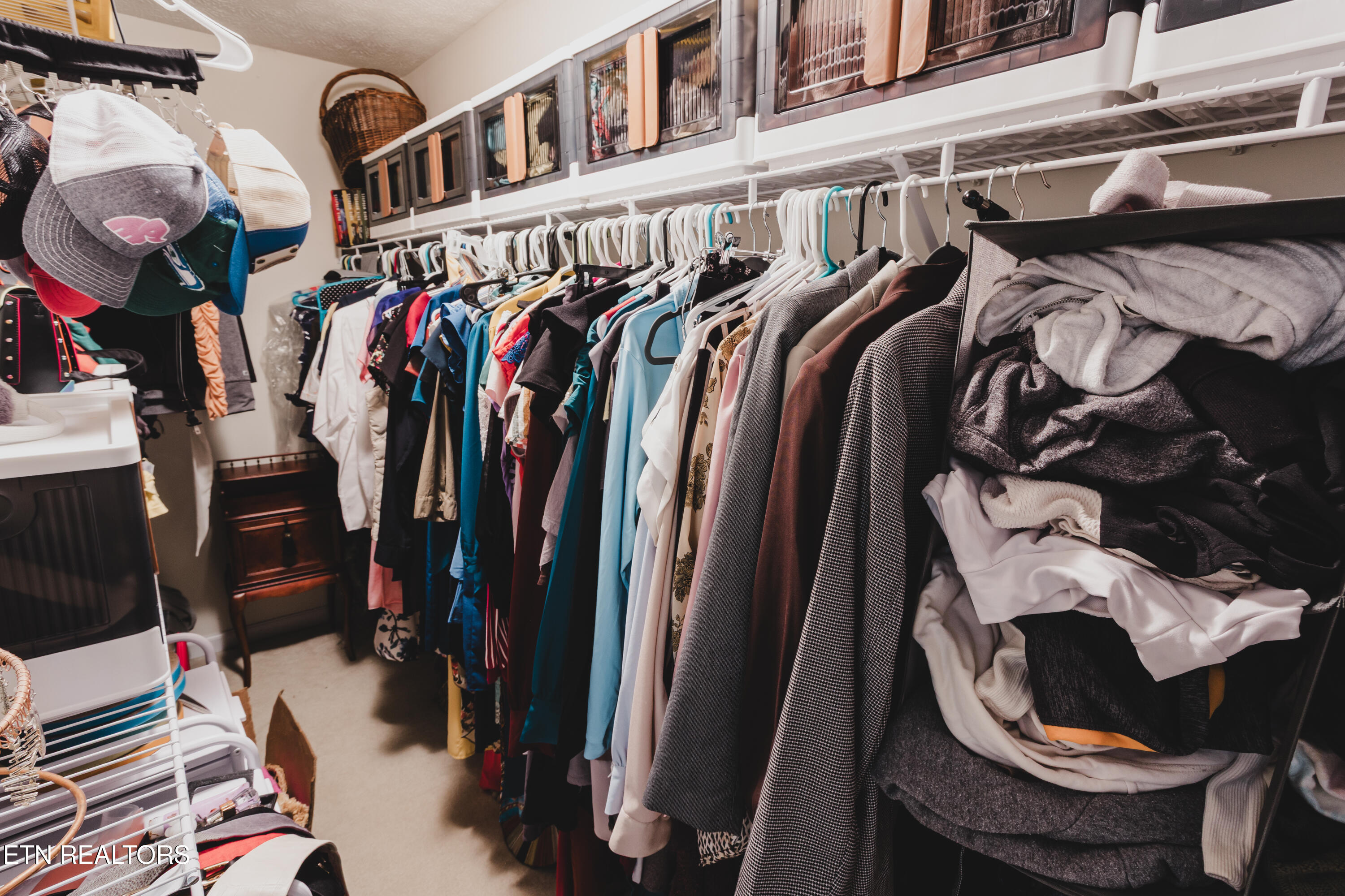 Knoxville, Tennessee 37923, United States, 3 Bedrooms Bedrooms, ,3 BathroomsBathrooms,Residential,Active,239144