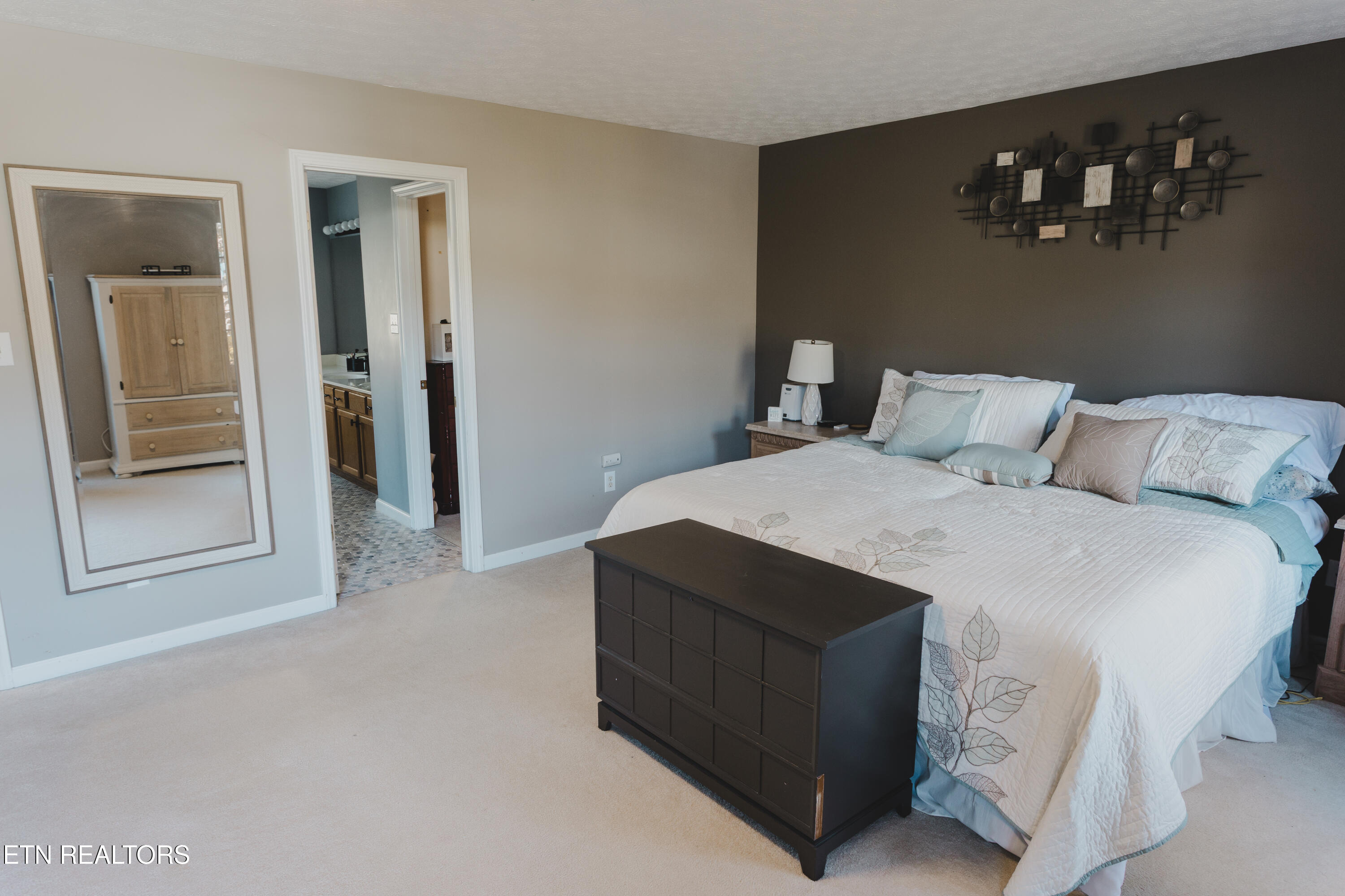 Knoxville, Tennessee 37923, United States, 3 Bedrooms Bedrooms, ,3 BathroomsBathrooms,Residential,Active,239144