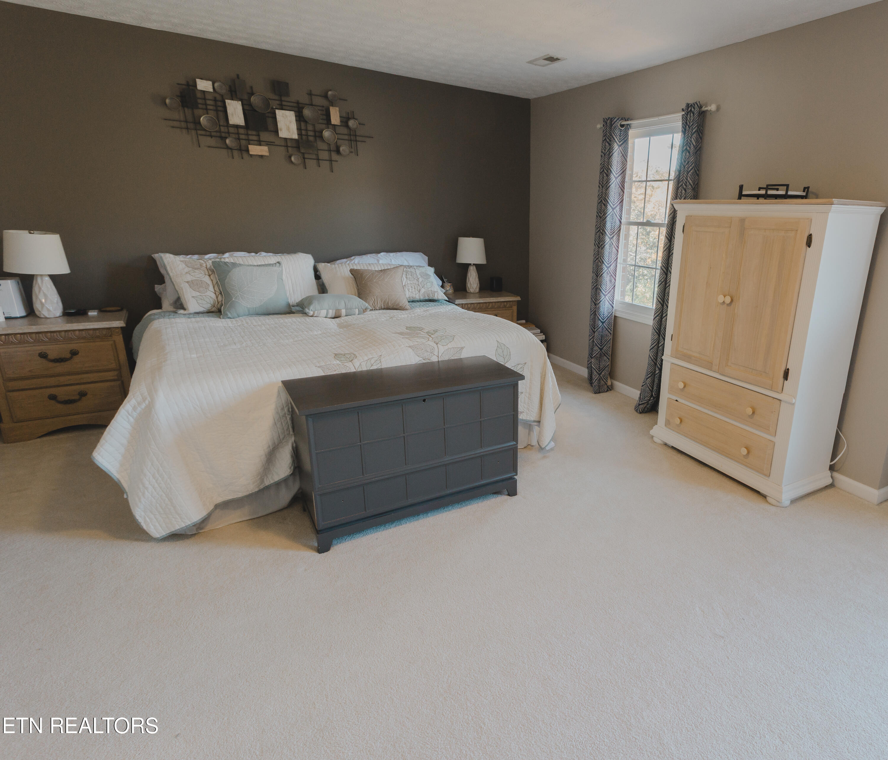 Knoxville, Tennessee 37923, United States, 3 Bedrooms Bedrooms, ,3 BathroomsBathrooms,Residential,Active,239144