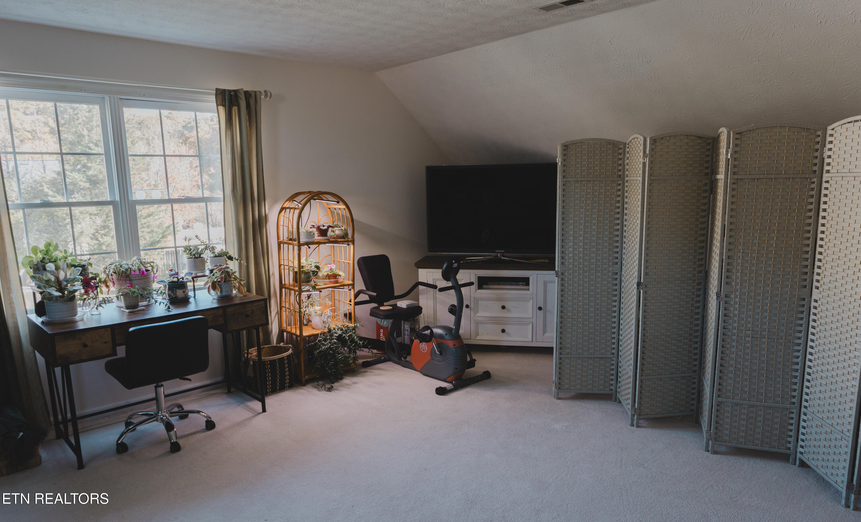 Knoxville, Tennessee 37923, United States, 3 Bedrooms Bedrooms, ,3 BathroomsBathrooms,Residential,Active,239144