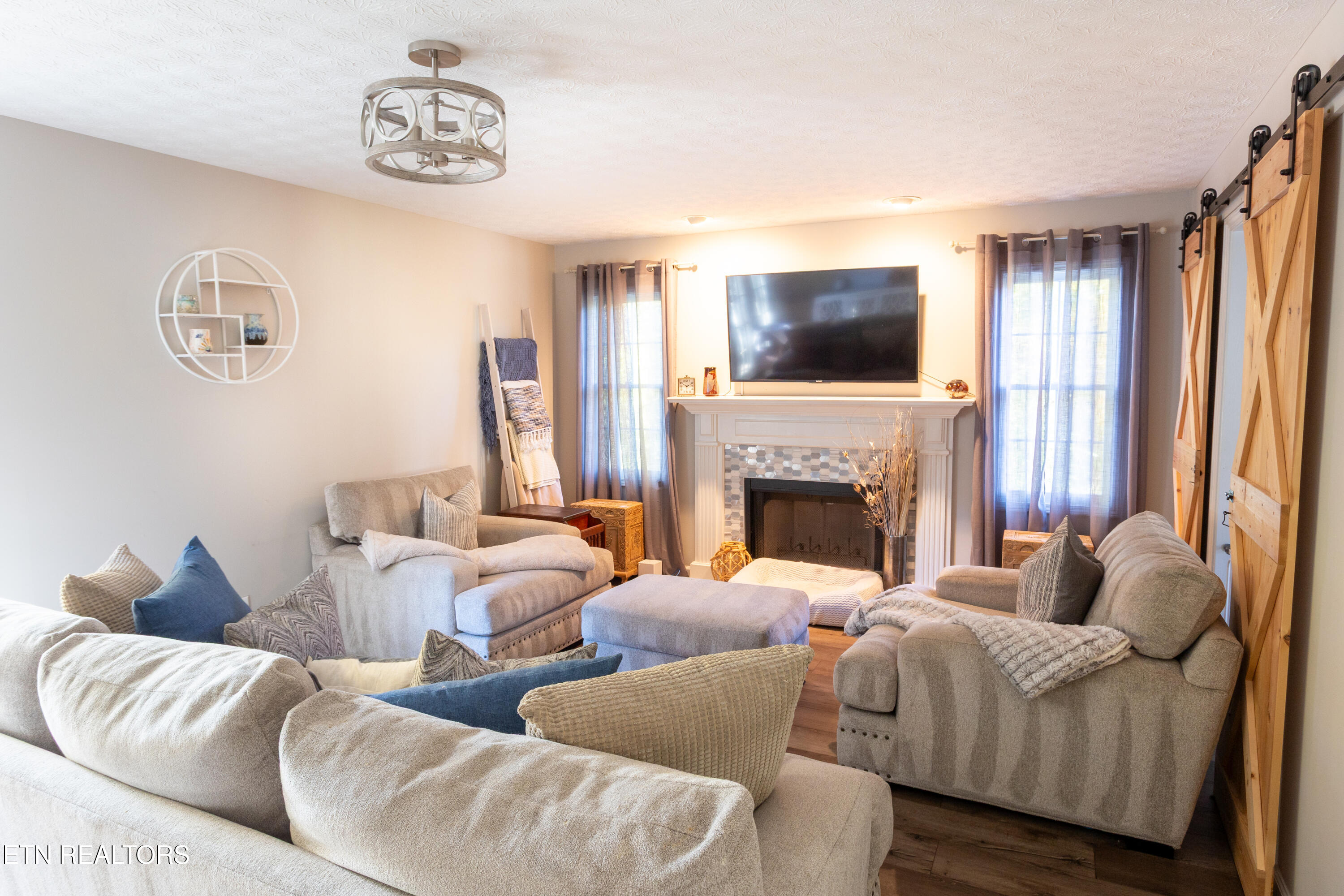 Knoxville, Tennessee 37923, United States, 3 Bedrooms Bedrooms, ,3 BathroomsBathrooms,Residential,Active,239144