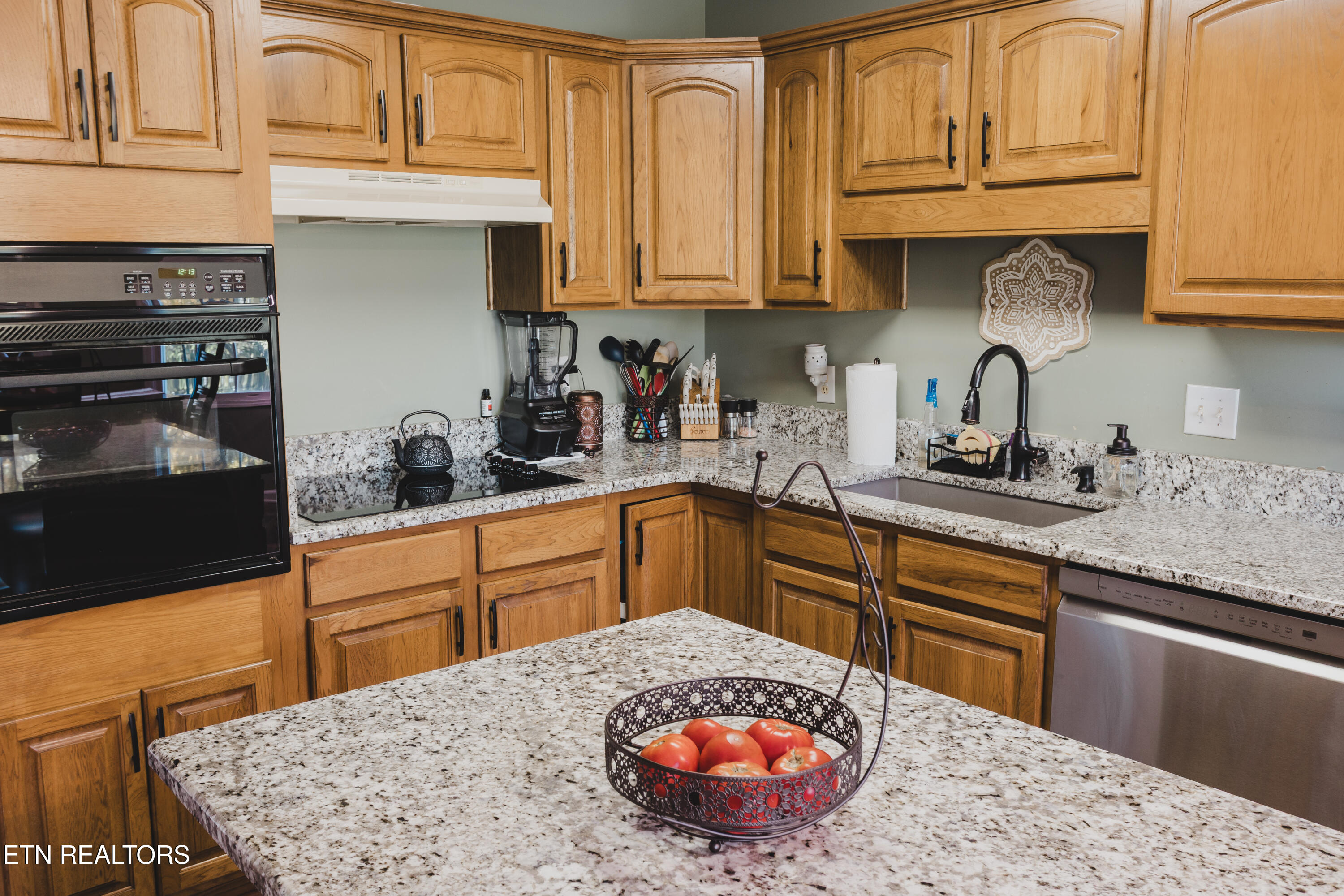 Knoxville, Tennessee 37923, United States, 3 Bedrooms Bedrooms, ,3 BathroomsBathrooms,Residential,Active,239144