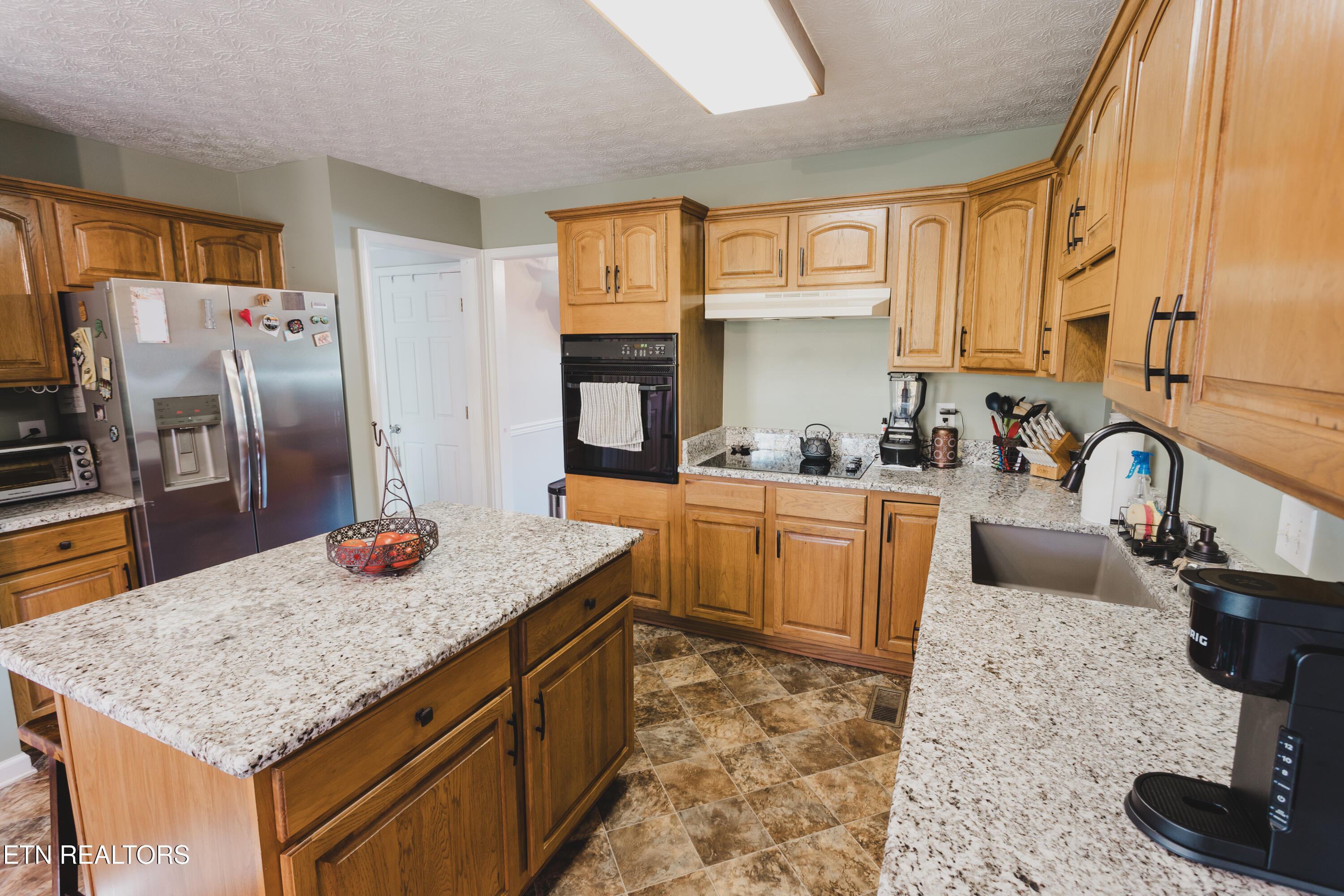 Knoxville, Tennessee 37923, United States, 3 Bedrooms Bedrooms, ,3 BathroomsBathrooms,Residential,Active,239144