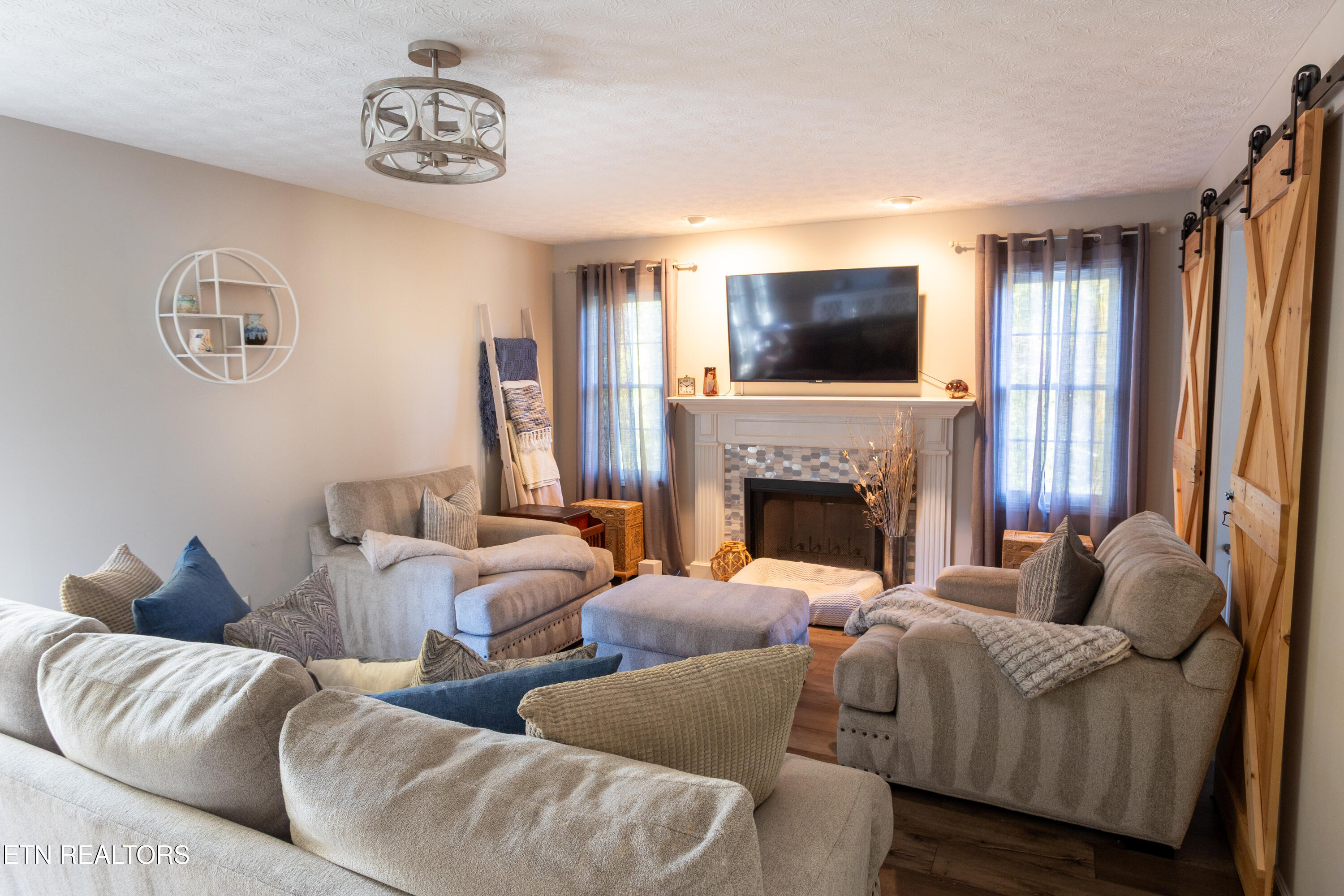 Knoxville, Tennessee 37923, United States, 3 Bedrooms Bedrooms, ,3 BathroomsBathrooms,Residential,Active,239144