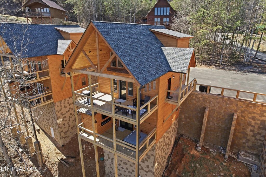 Photo of 939 Pine Valley Way, Sevierville, TN 37862 (MLS # 1330726)