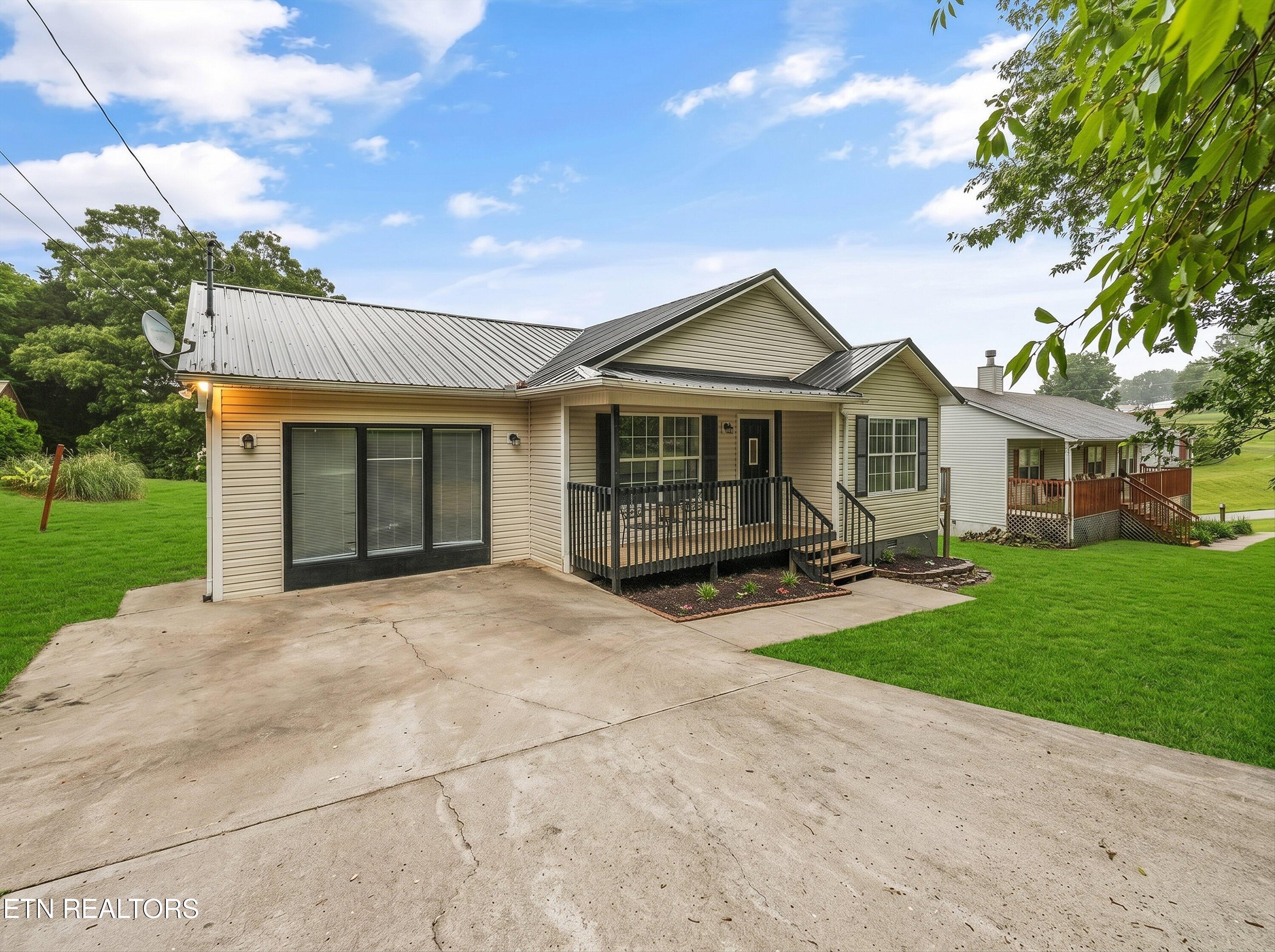 8002 Hill Rd