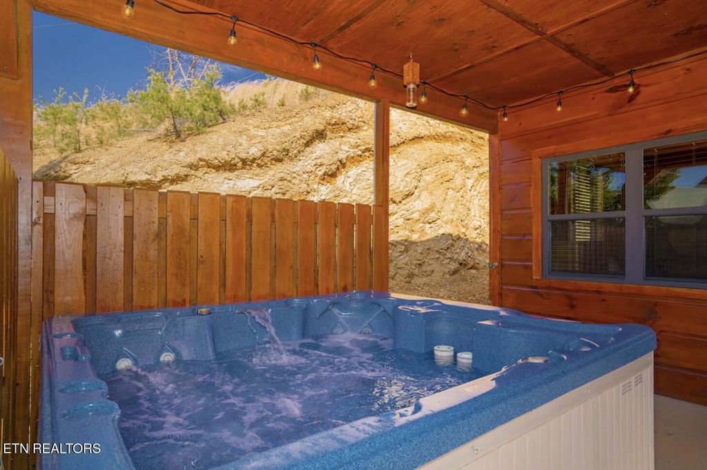 Photo of 935 McMakin Way, Pigeon Forge, TN 37863 (MLS # 1336553)