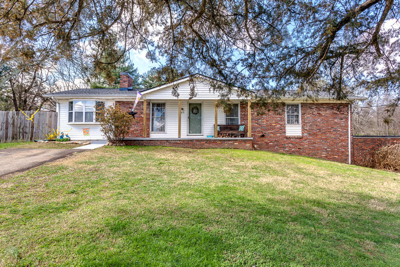 Photo 1 of 32 — 1613 John Sevier School Rd, Knoxville, TN 37924