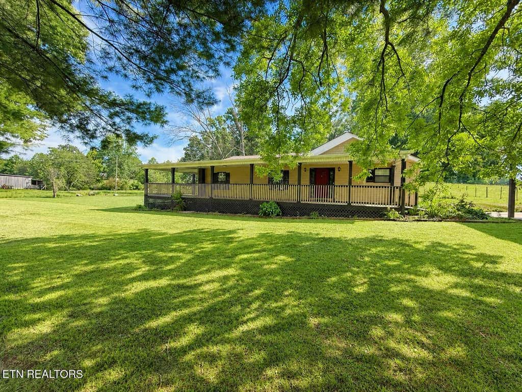 Photo of 2709 Montvale Rd, Maryville, TN 37803 (MLS # 1343905)