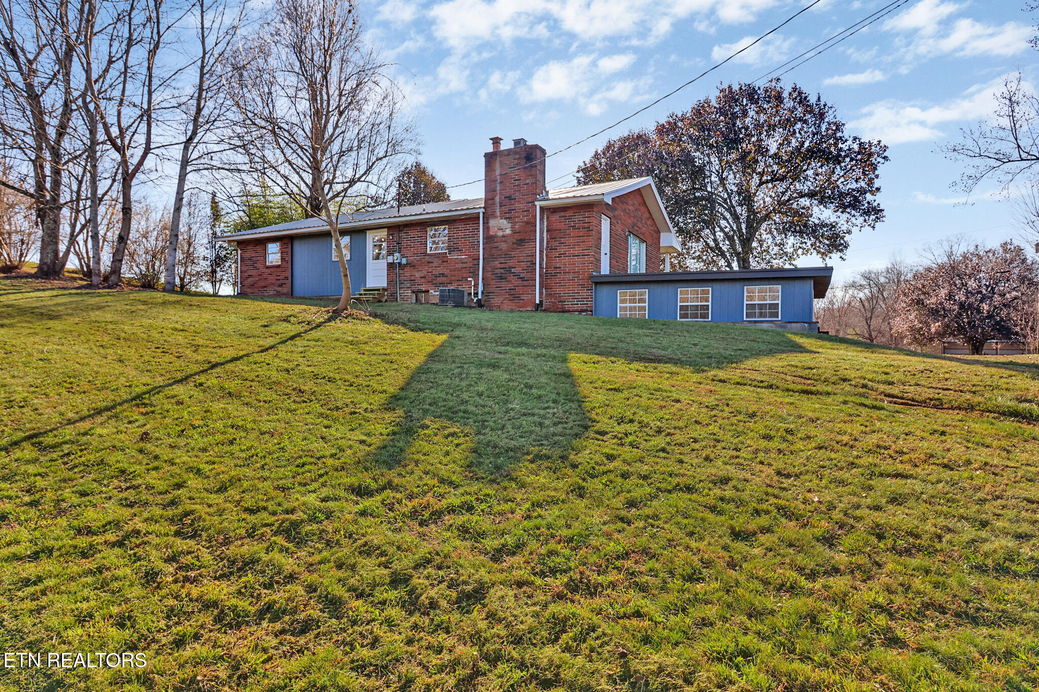 146 S Country Drive