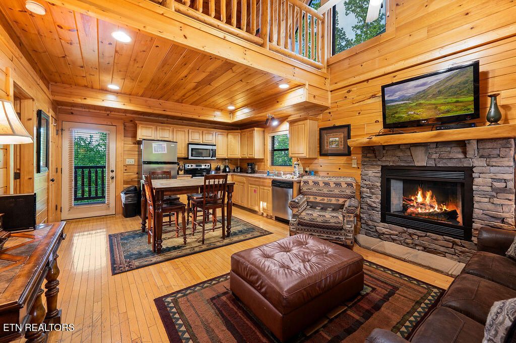 Photo of 2023 Bear Creek Way, Pigeon Forge, TN 37862 (MLS # 1321597)